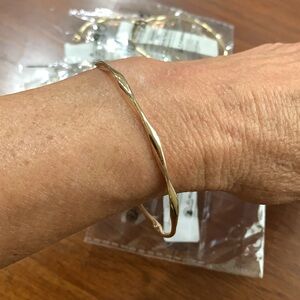 💕5/$15 Set of 10 Women’s Gold Alloy Twist Bracelet, NEW